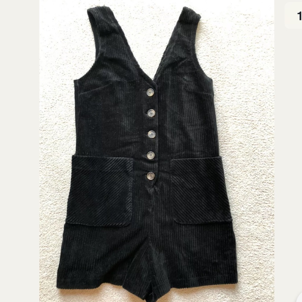 TopShop Top Shop Black Corduroy Sleeveless Short Shorts Romper Sleeveless Size 6